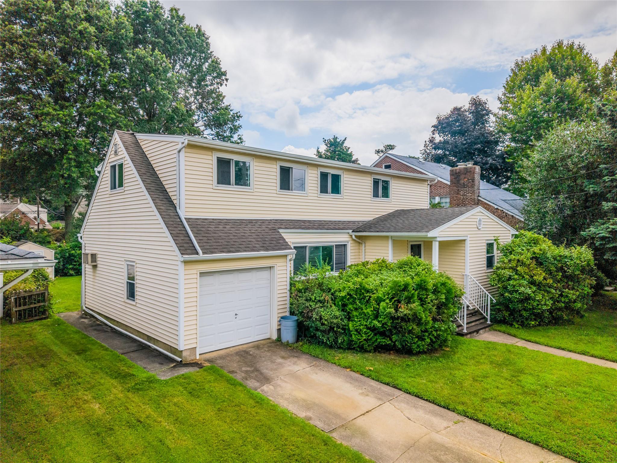 60 Jayson Avenue, Great Neck, NY 11021
