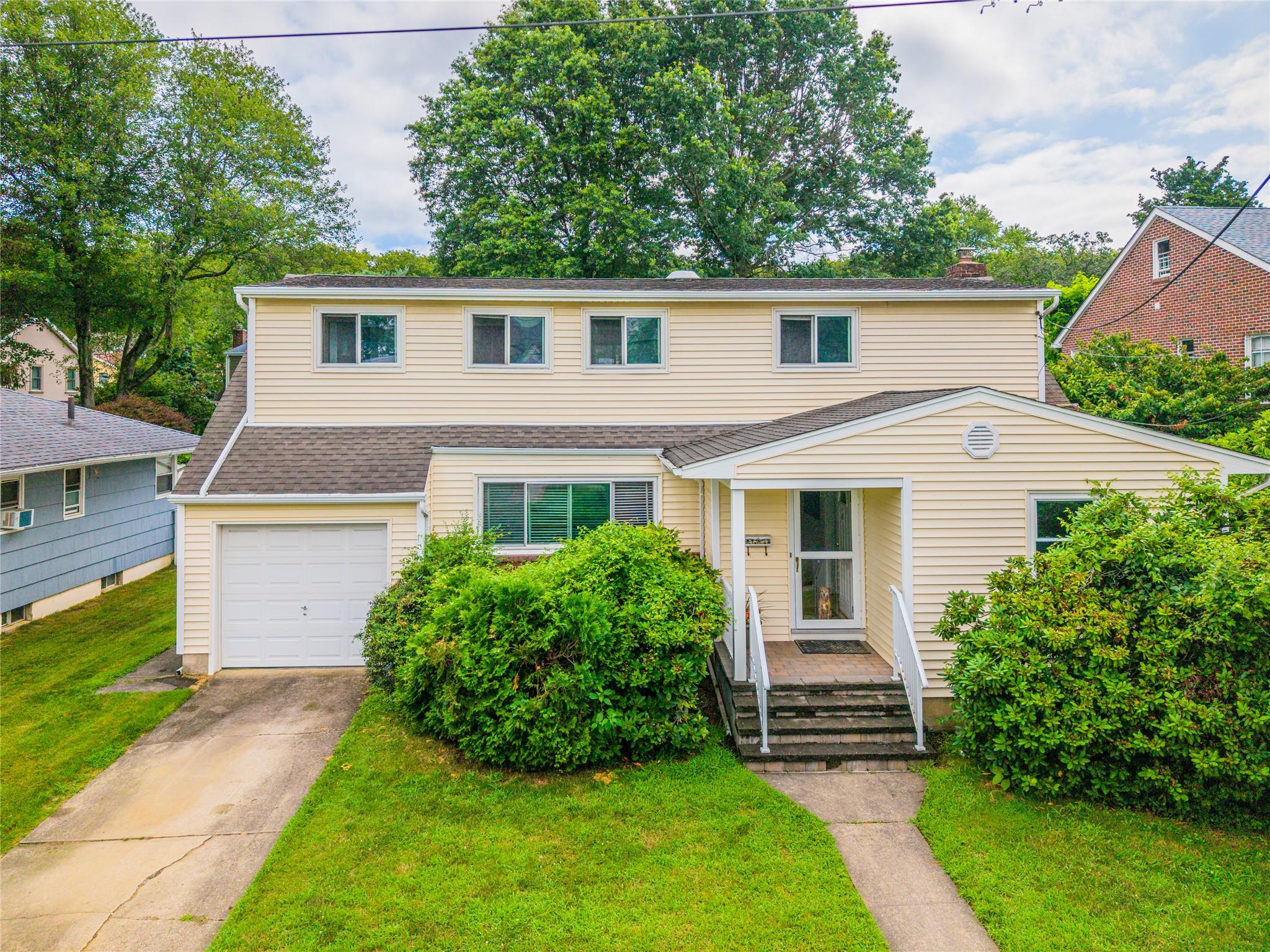 60 Jayson Avenue, Great Neck, NY 11021