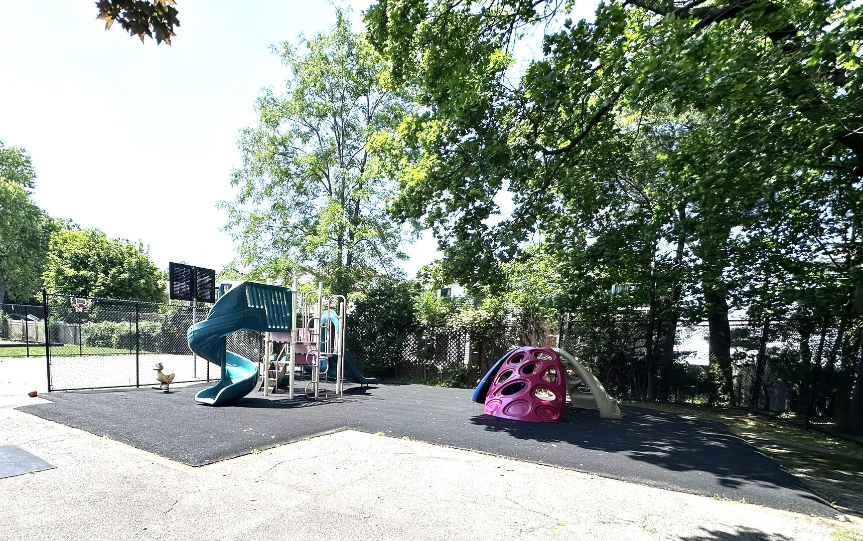 209-25 18th Avenue # 1C, Bayside, NY 11360