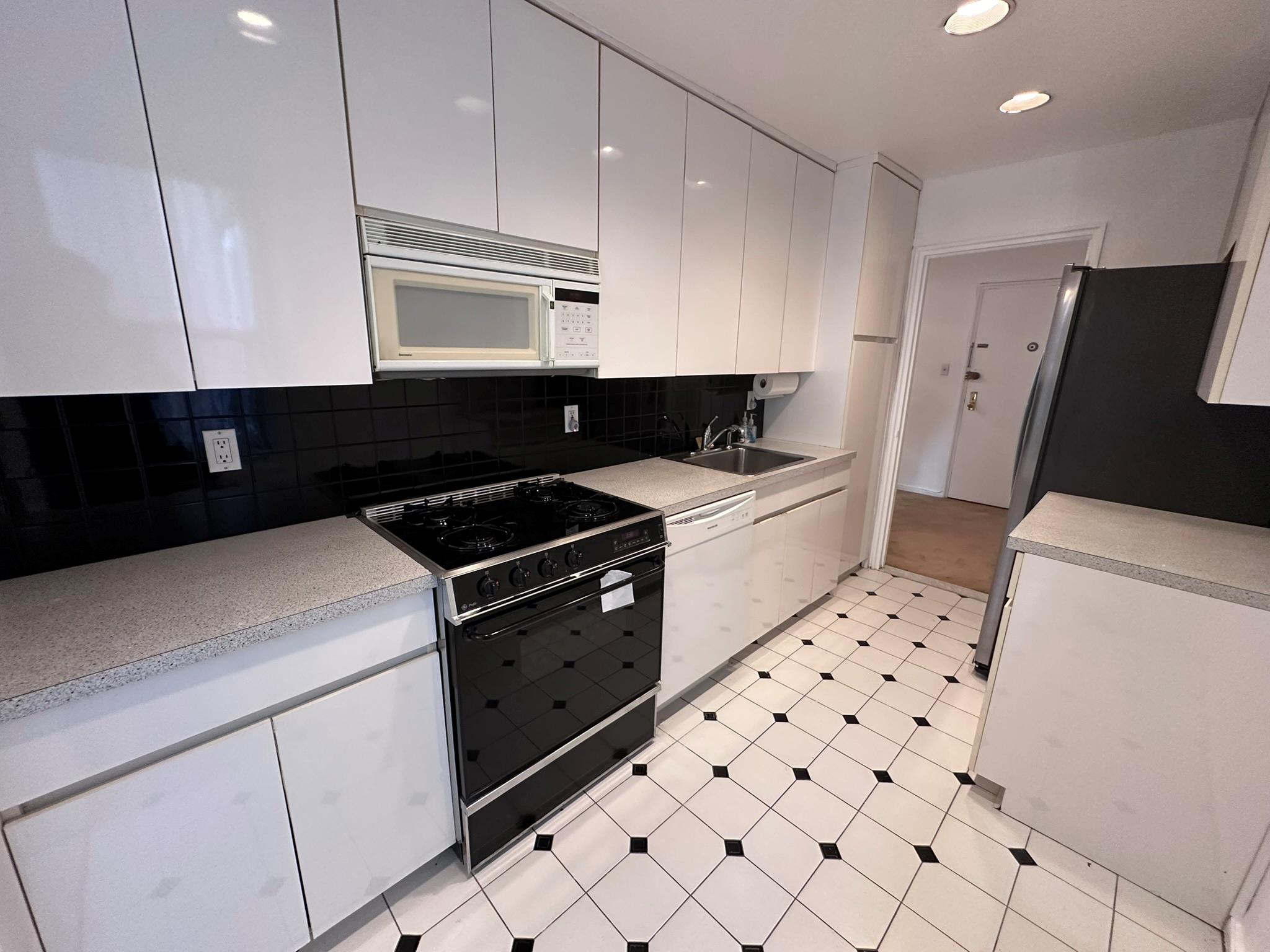 209-25 18th Avenue # 1C, Bayside, NY 11360