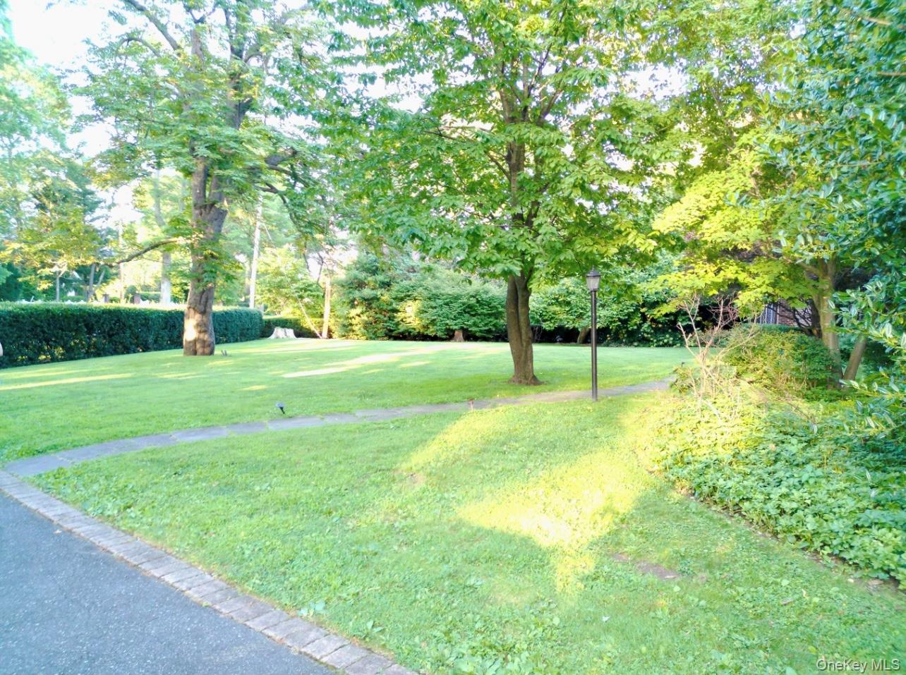 118 Highland Road, Glen Cove, NY 11542