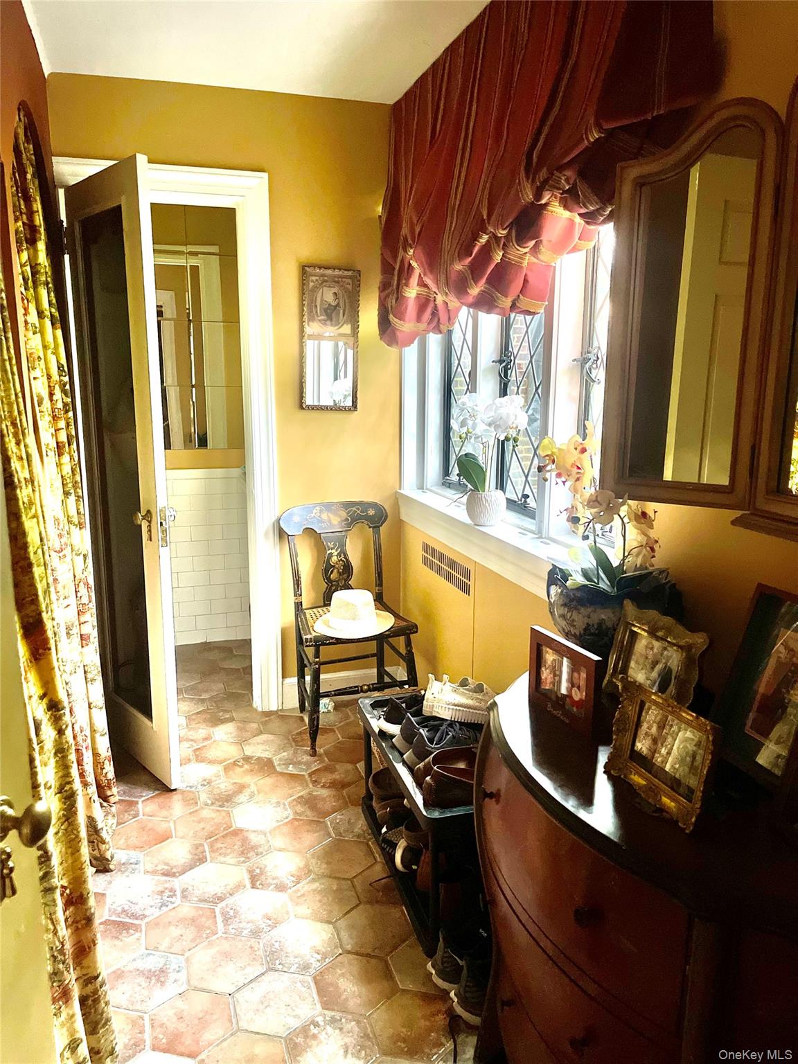 118 Highland Road, Glen Cove, NY 11542