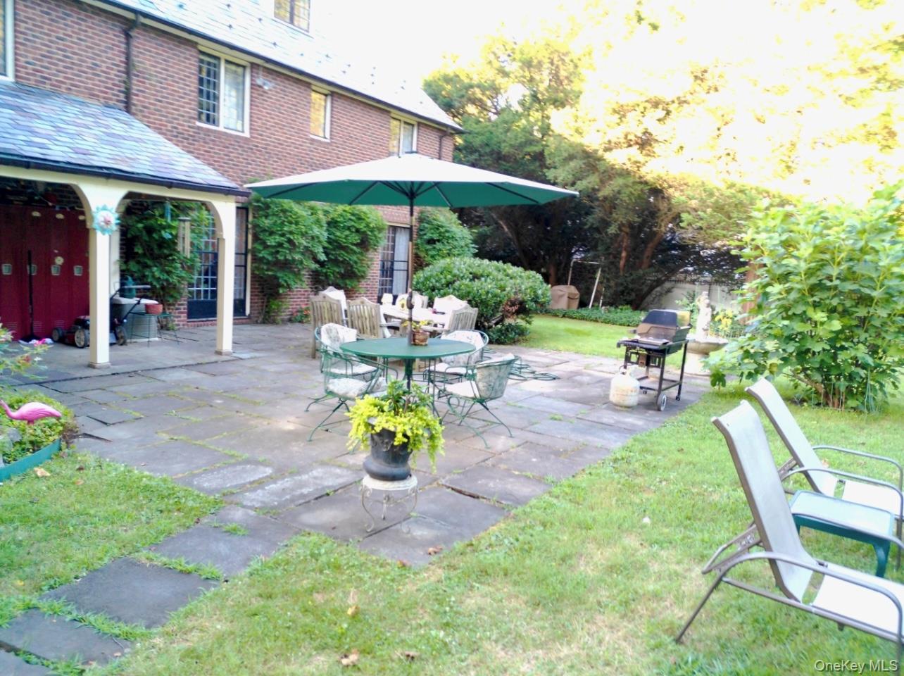 118 Highland Road, Glen Cove, NY 11542