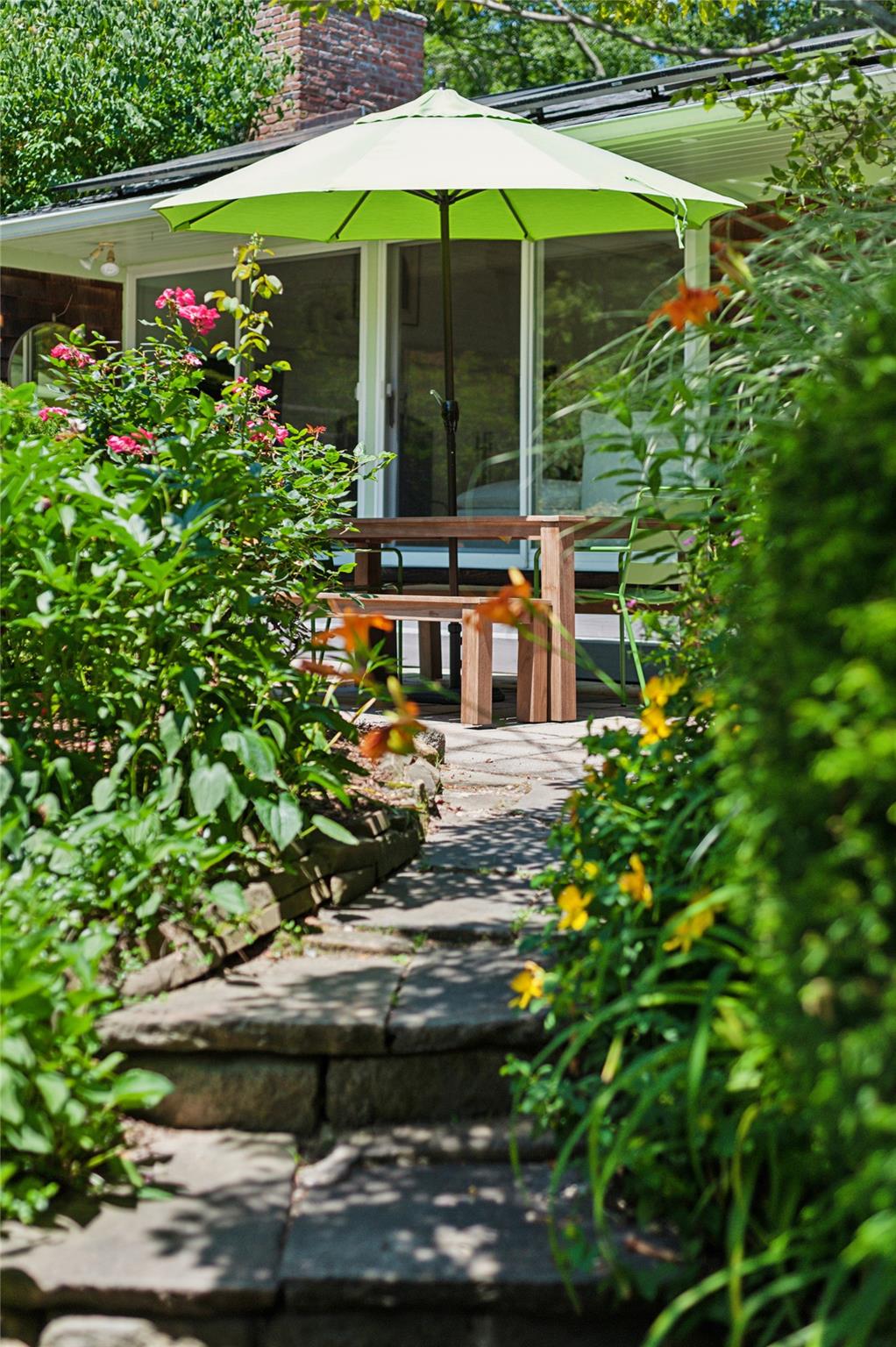 6 Randall Road, Southampton, NY 11968