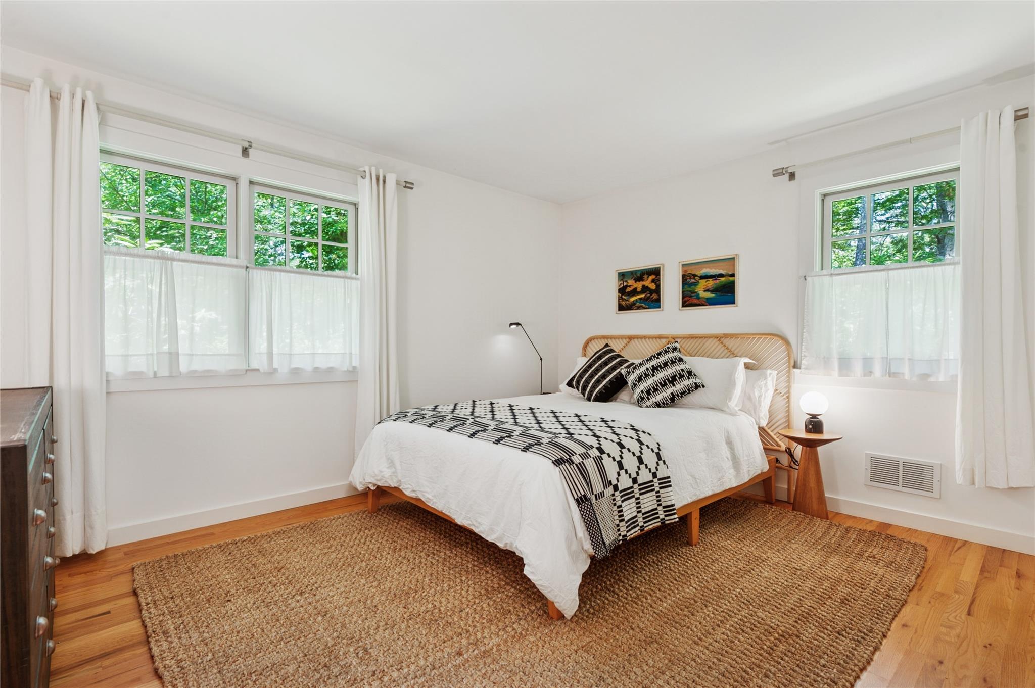 6 Randall Road, Southampton, NY 11968