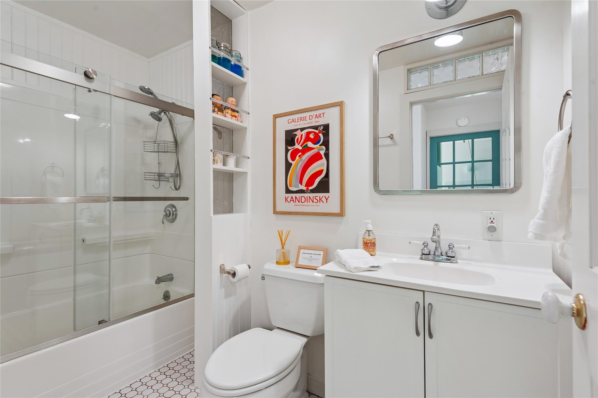 6 Randall Road, Southampton, NY 11968