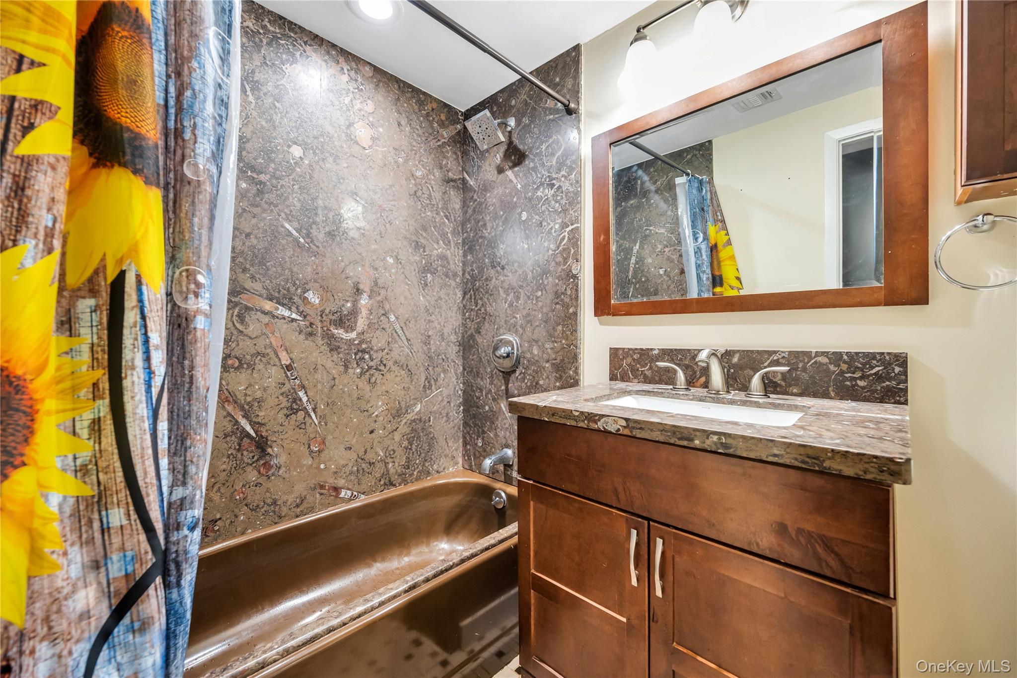 15 Fairway Drive, Old Bethpage, NY 11804