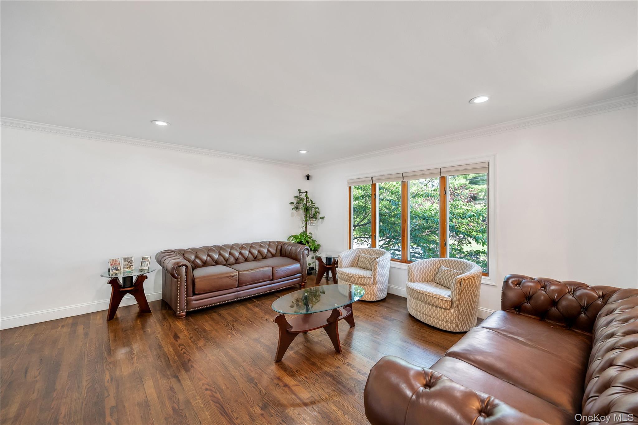 15 Fairway Drive, Old Bethpage, NY 11804