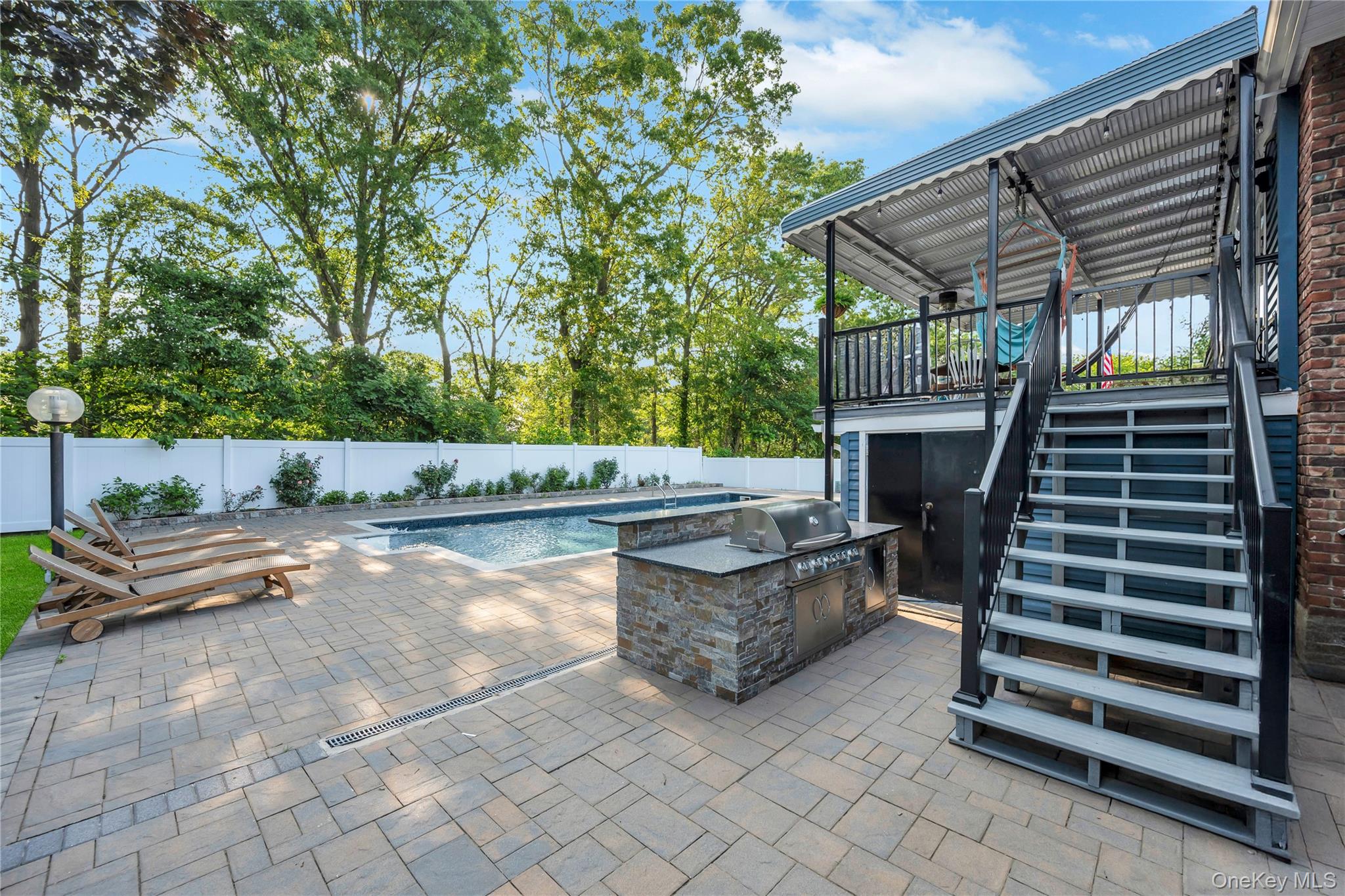 15 Fairway Drive, Old Bethpage, NY 11804