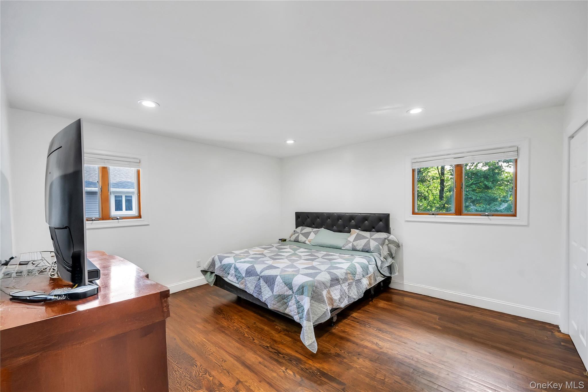 15 Fairway Drive, Old Bethpage, NY 11804