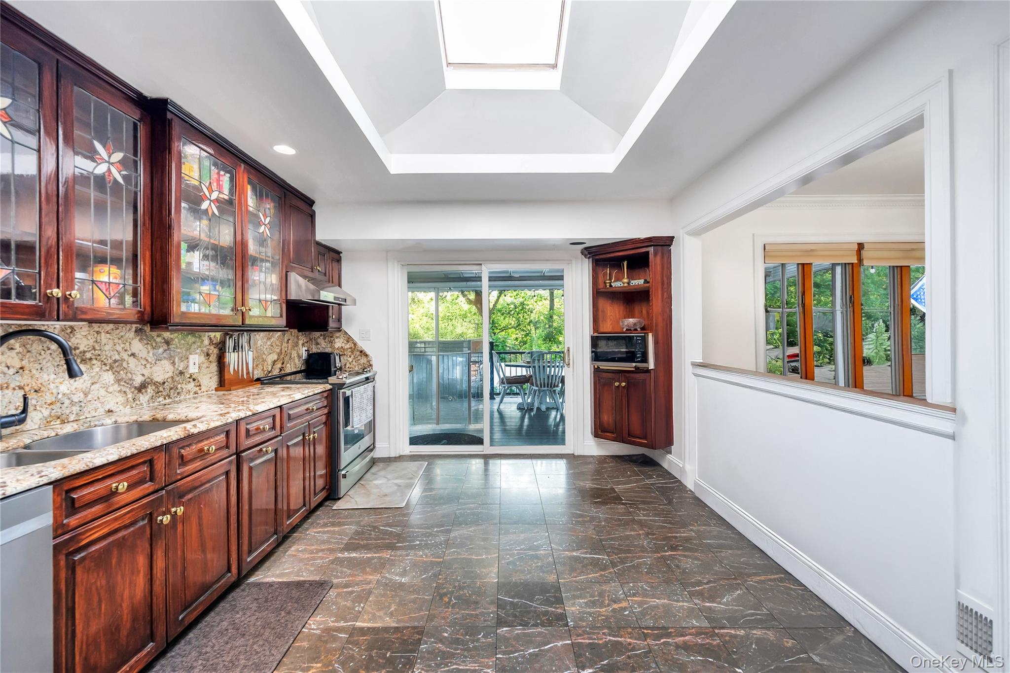 15 Fairway Drive, Old Bethpage, NY 11804