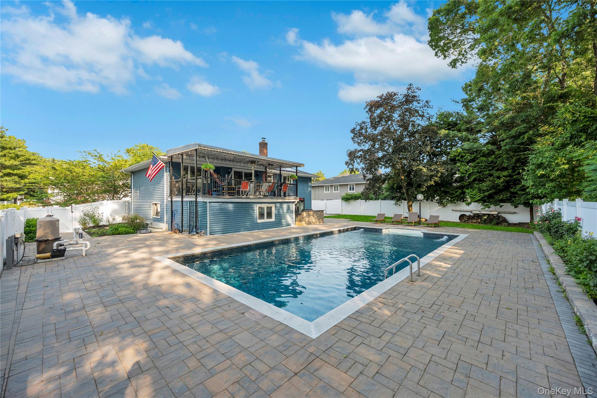 15 Fairway Drive, Old Bethpage, NY 11804