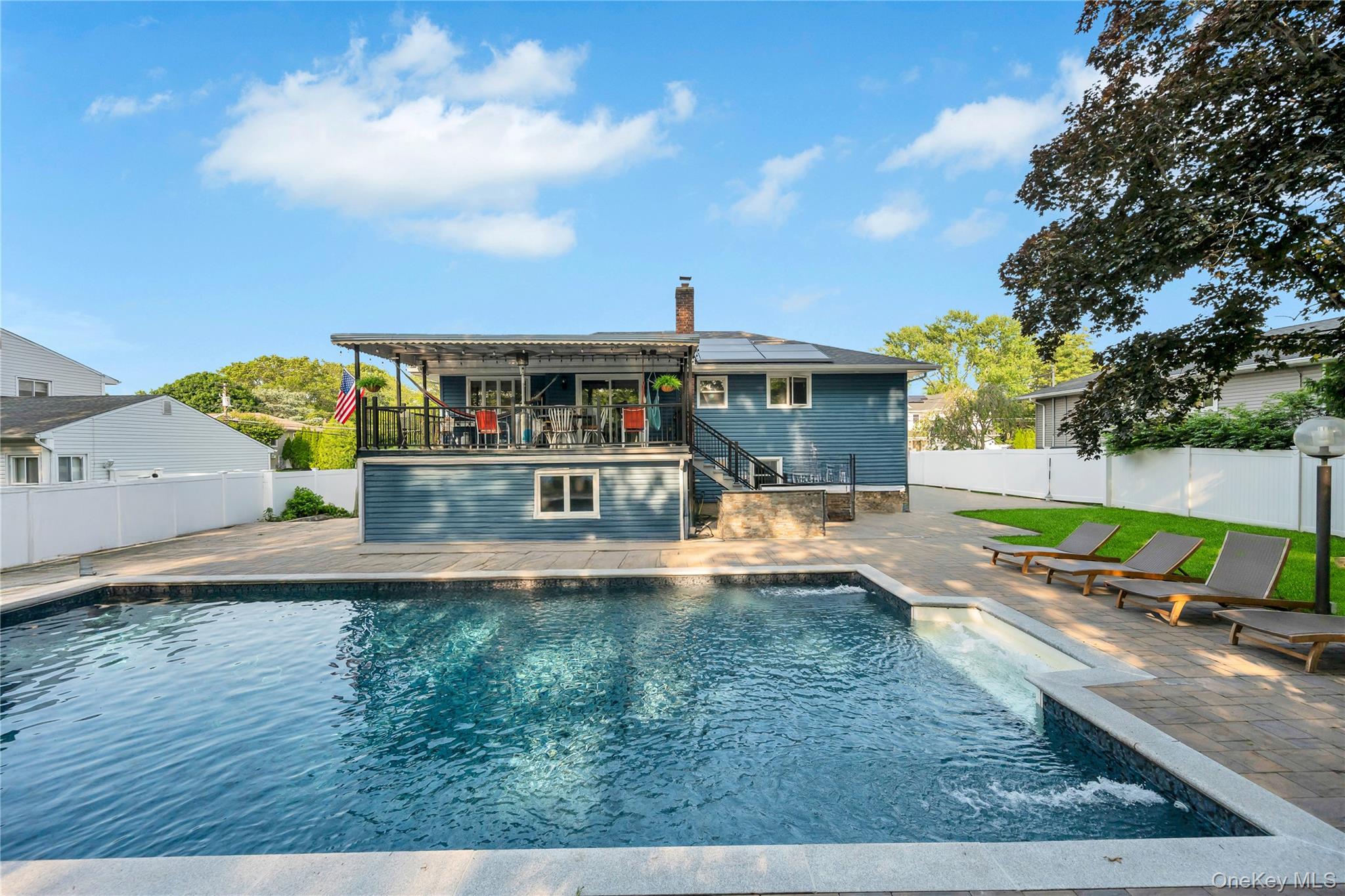 15 Fairway Drive, Old Bethpage, NY 11804