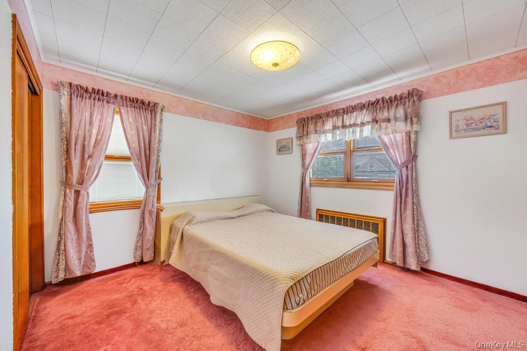 9 Waverly Place, Valley Stream, NY 11580