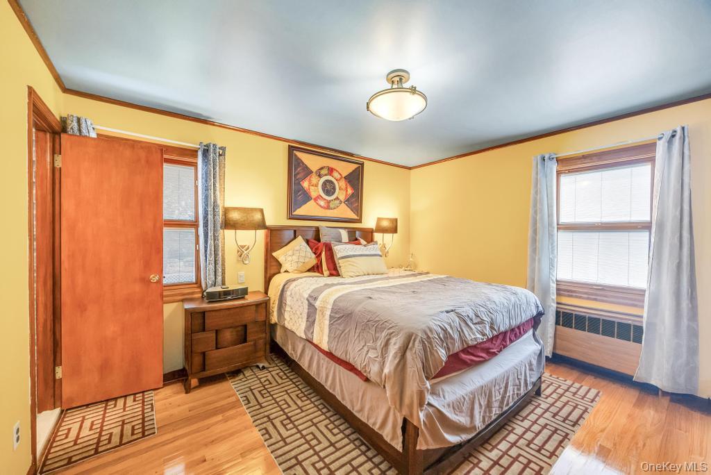 9 Waverly Place, Valley Stream, NY 11580