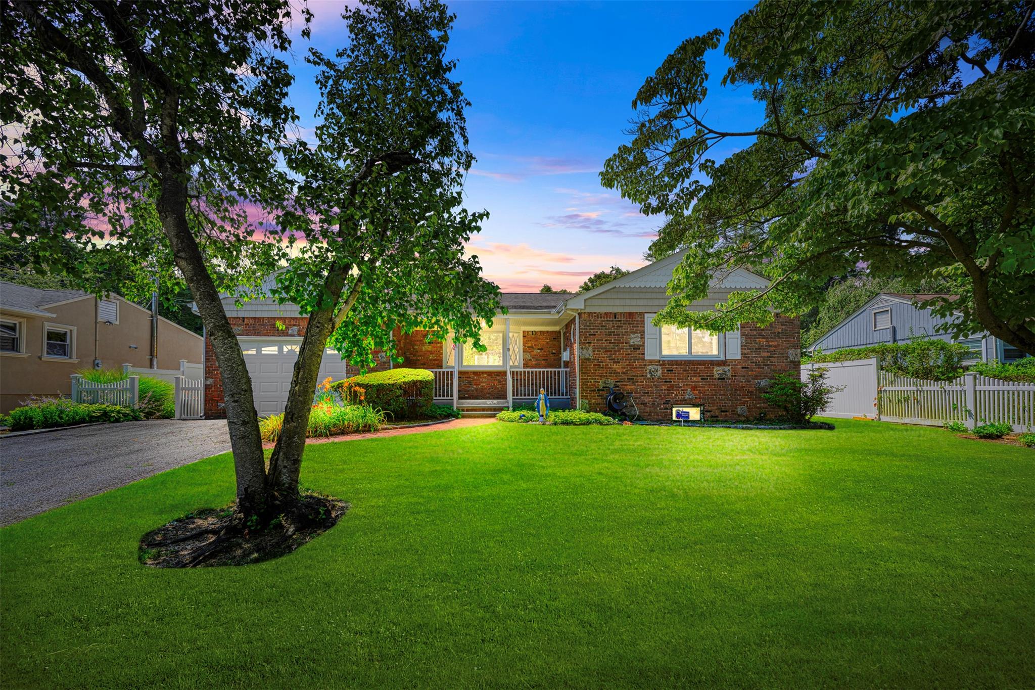 10 Satinwood Road, Bayville, NY 11709