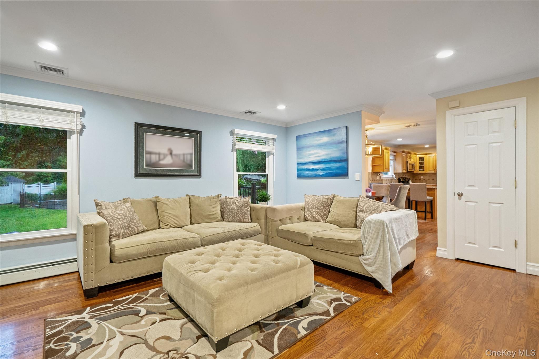 15 Victoria Court, Oakdale, NY 11769