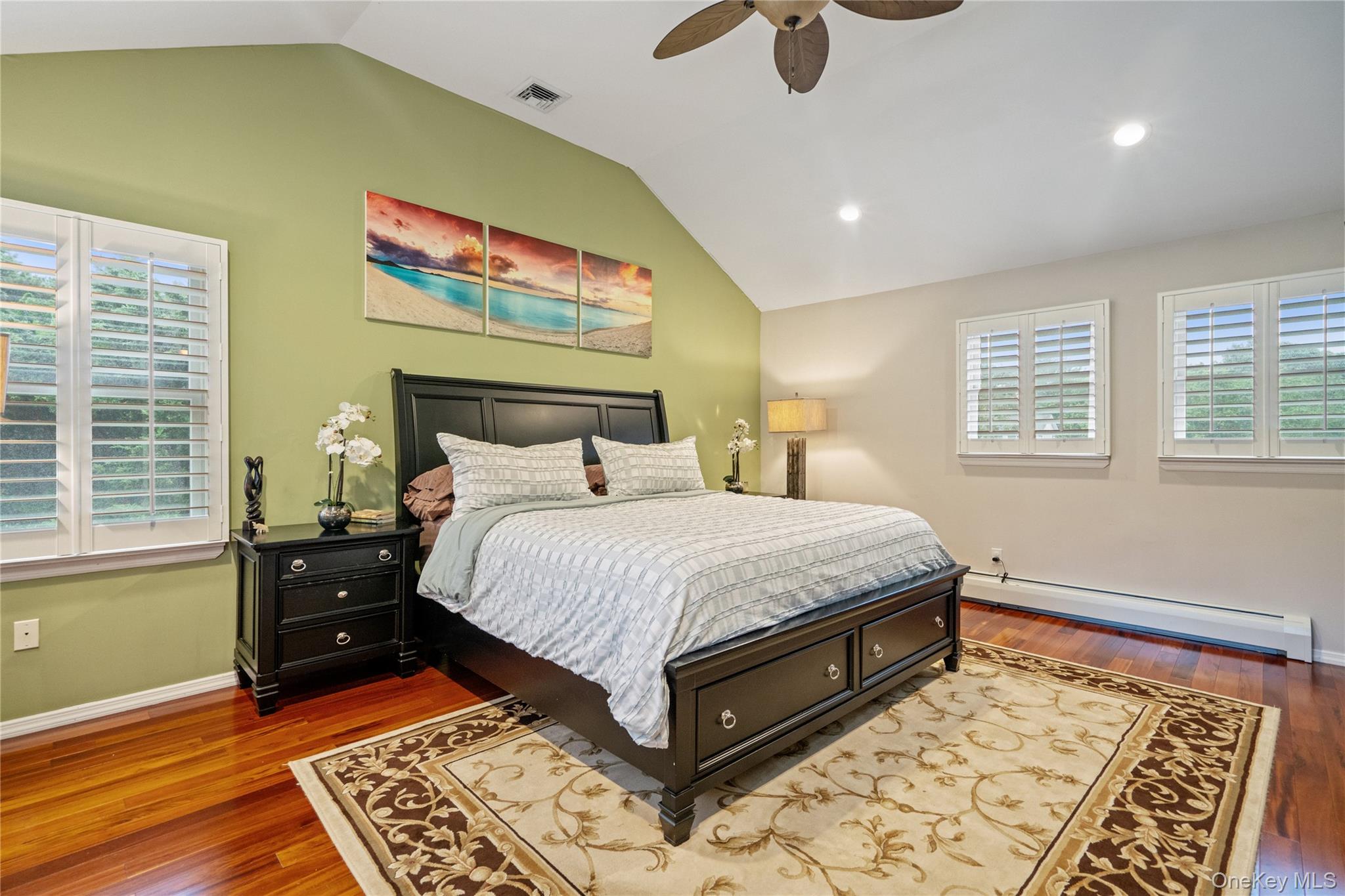 15 Victoria Court, Oakdale, NY 11769