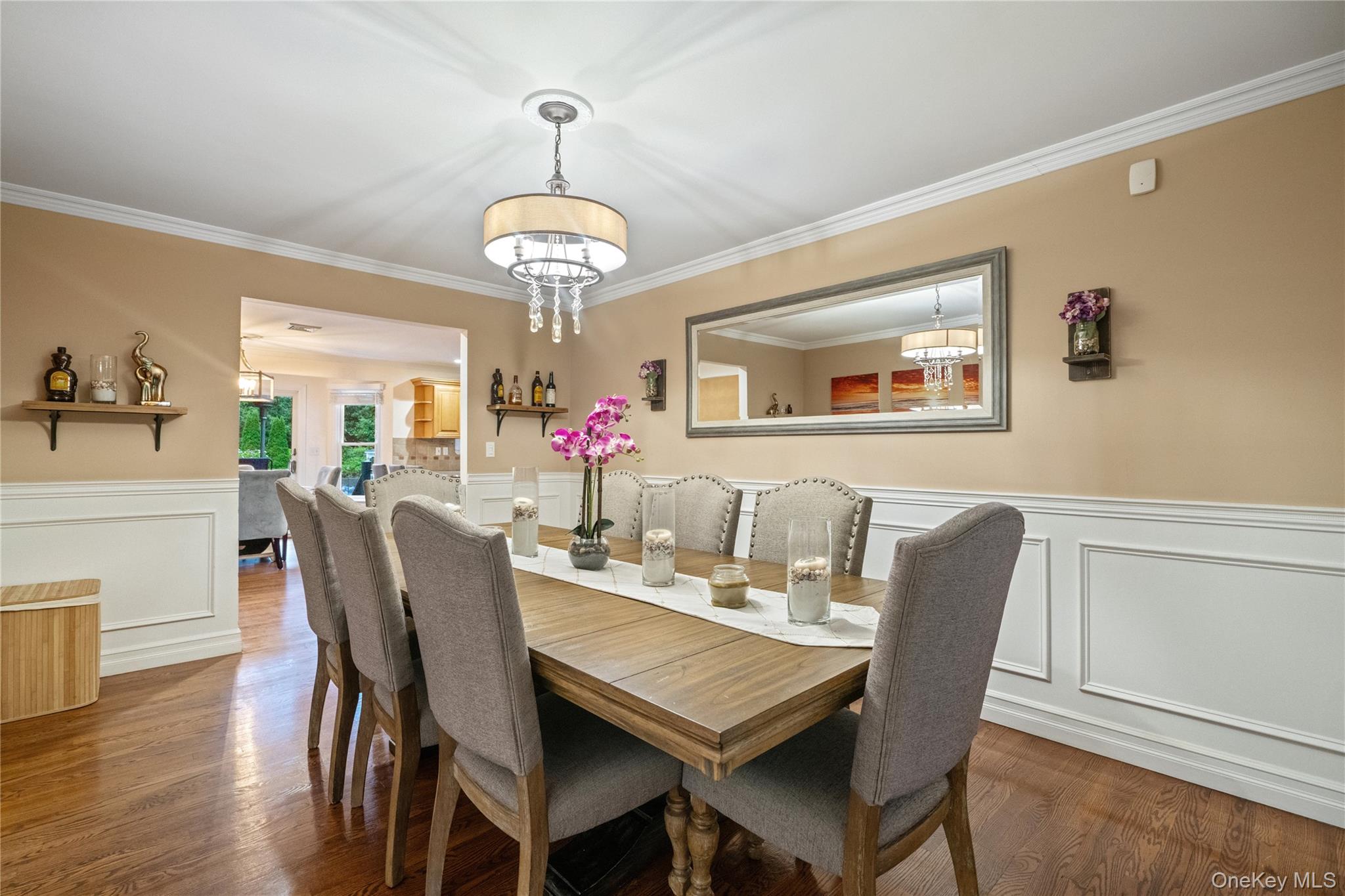 15 Victoria Court, Oakdale, NY 11769