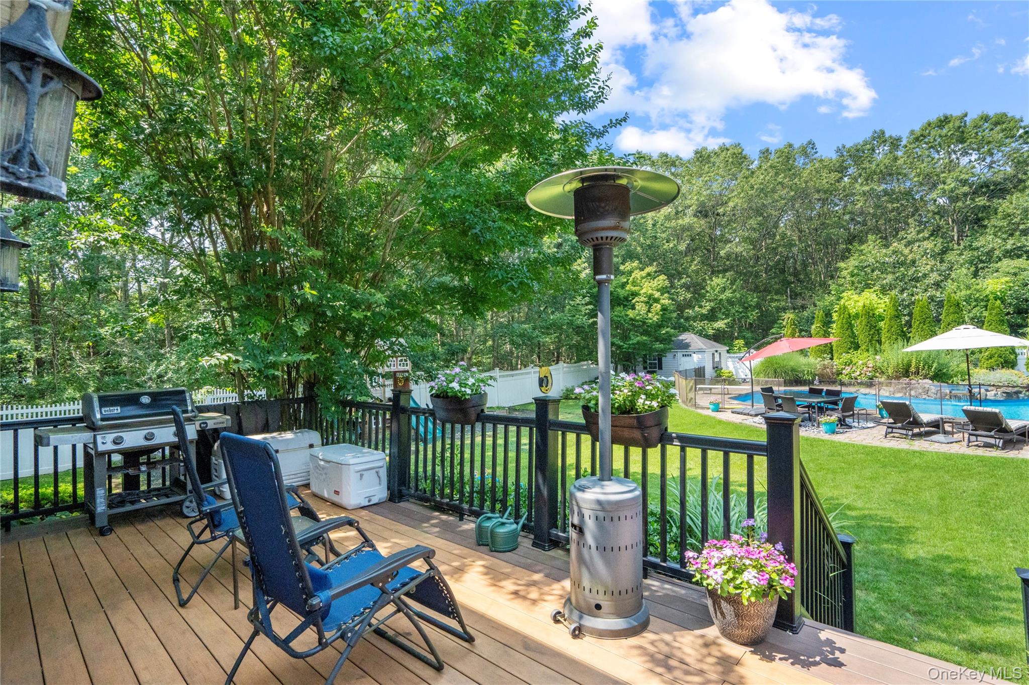 15 Victoria Court, Oakdale, NY 11769