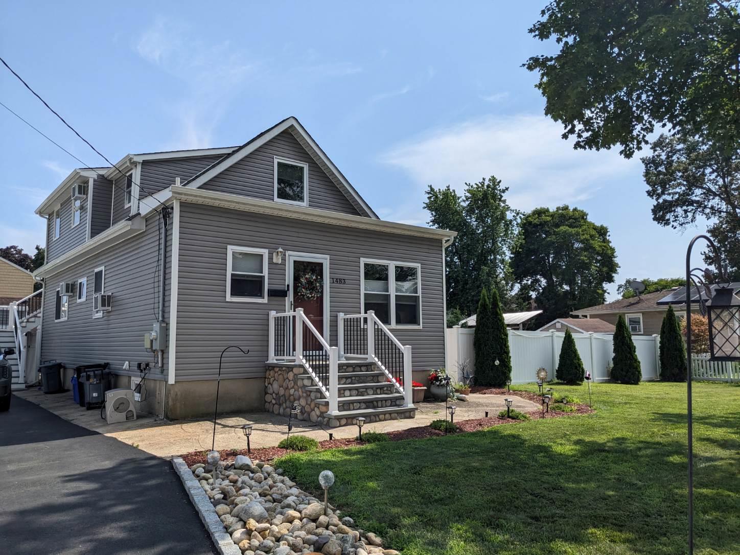 1483 12th Street, West Babylon, NY 11704