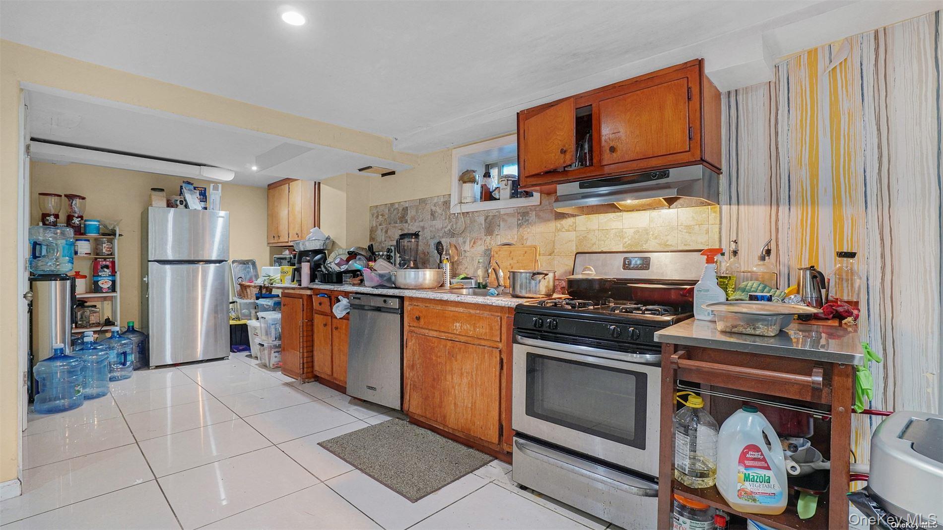 140 Long Drive, Hempstead, NY 11550