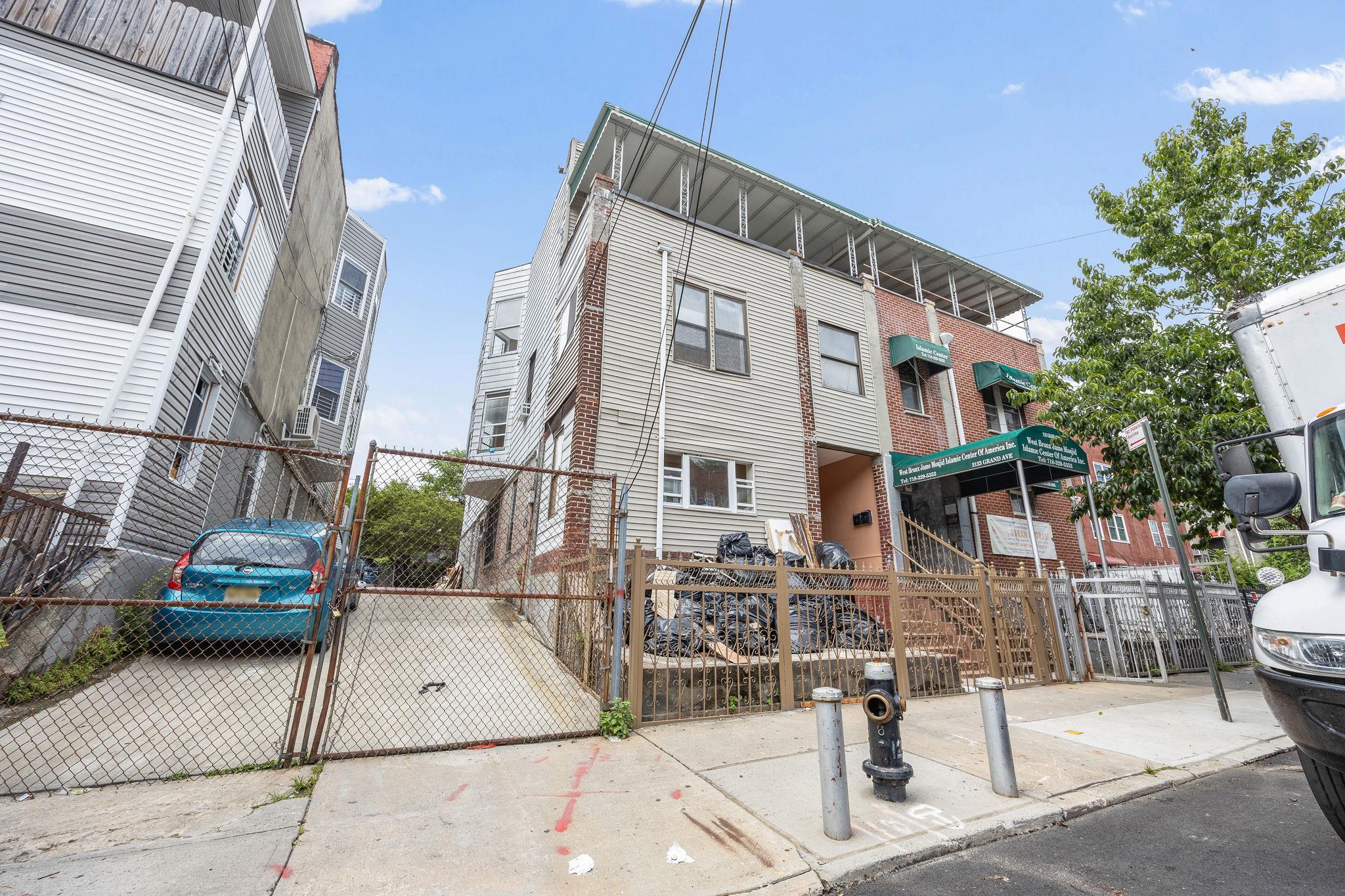 2121 Grand Avenue, Bronx, NY 10453