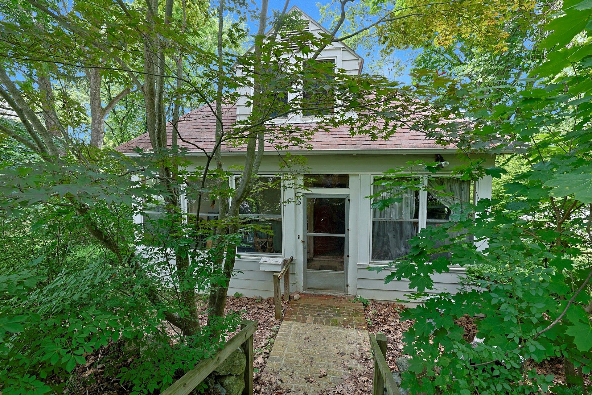 681 Sherman Avenue, Thornwood, NY 10594