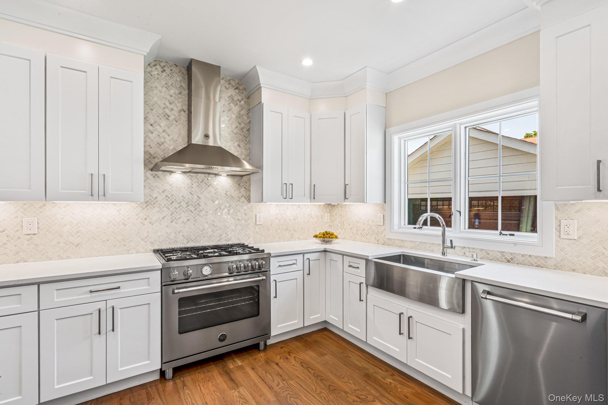 22 N Maryland Avenue, Port Washington, NY 11050