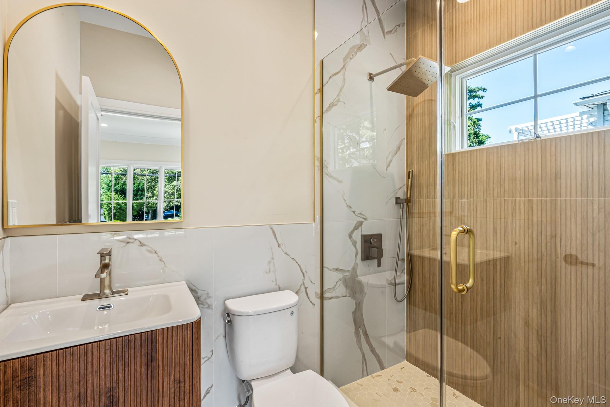 22 N Maryland Avenue, Port Washington, NY 11050