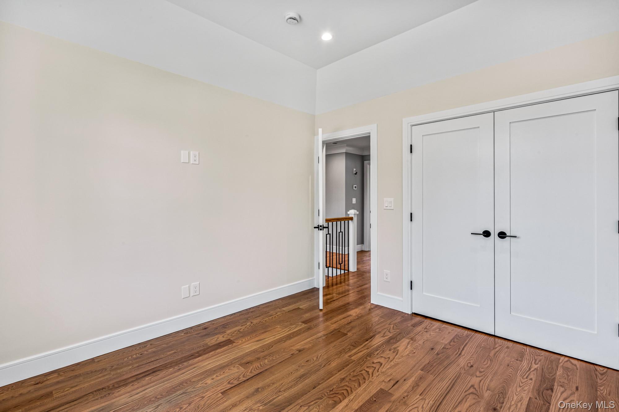 22 N Maryland Avenue, Port Washington, NY 11050