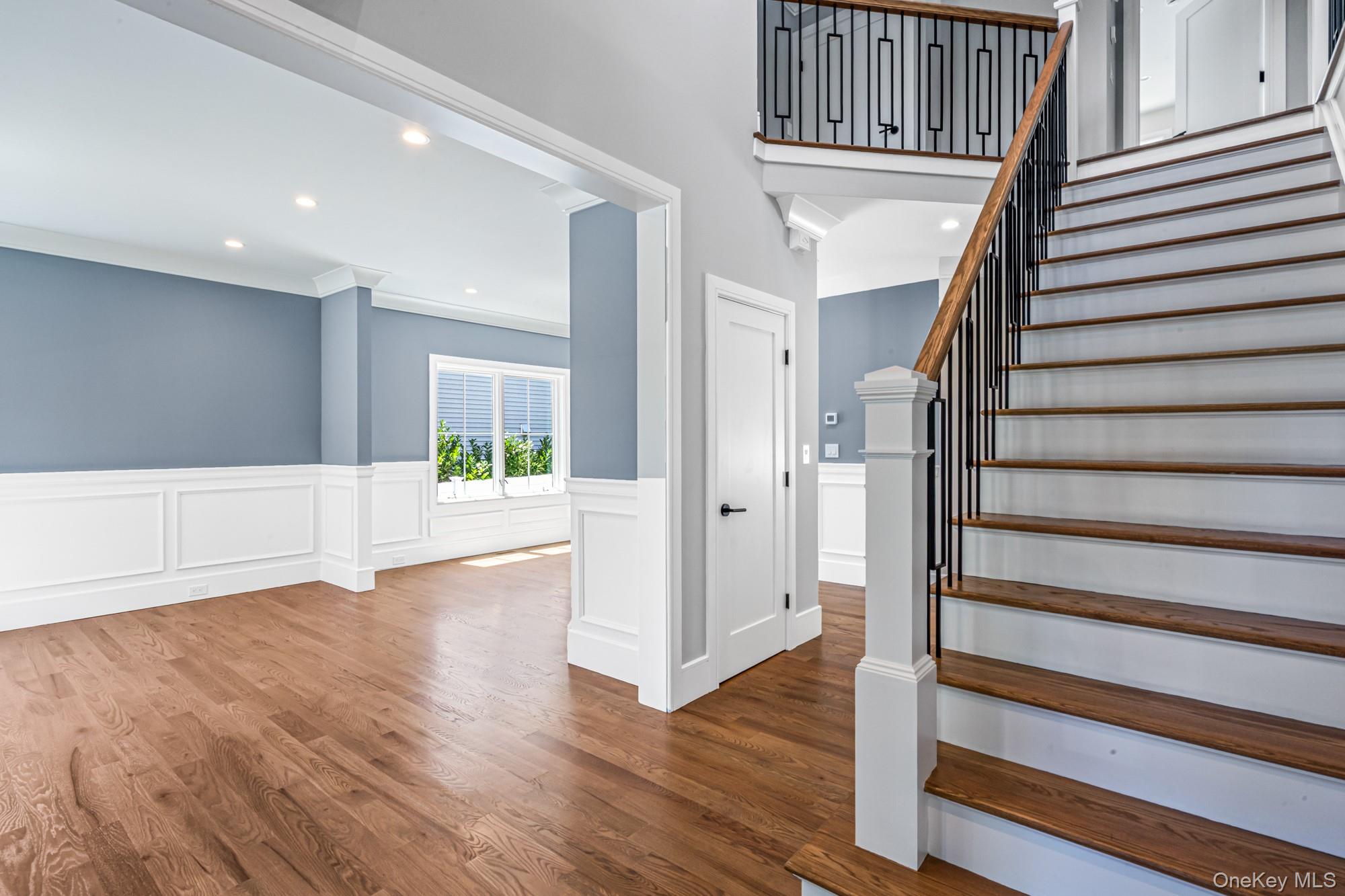 22 N Maryland Avenue, Port Washington, NY 11050