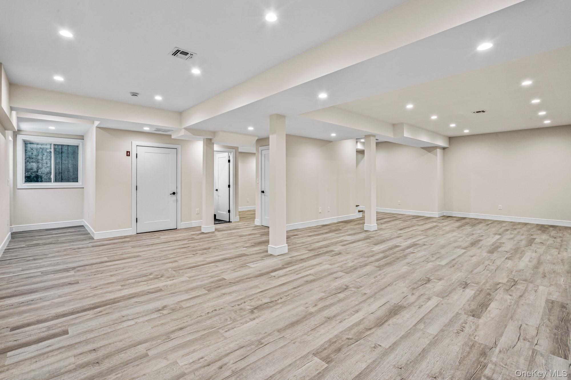 22 N Maryland Avenue, Port Washington, NY 11050