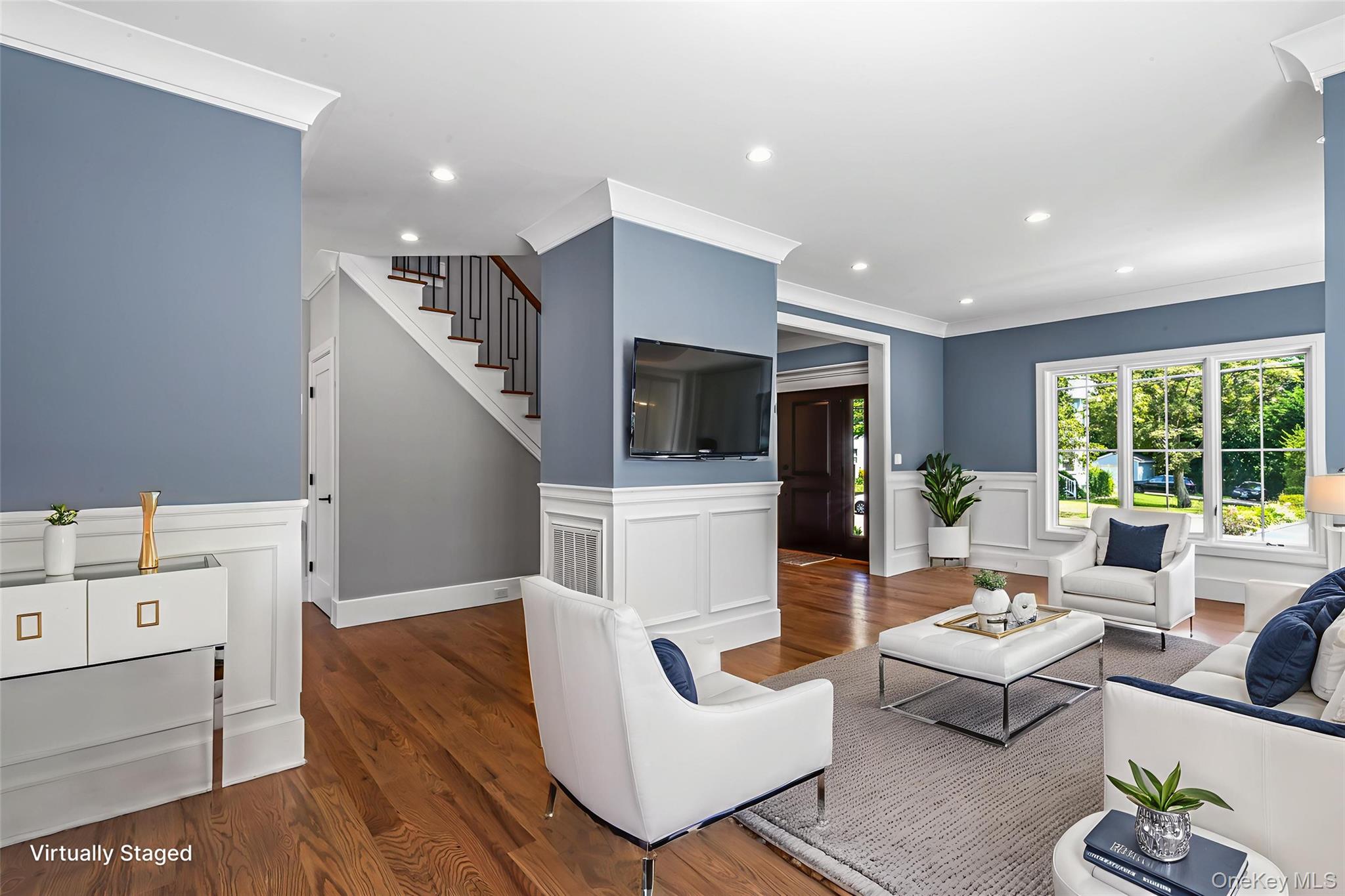 22 N Maryland Avenue, Port Washington, NY 11050