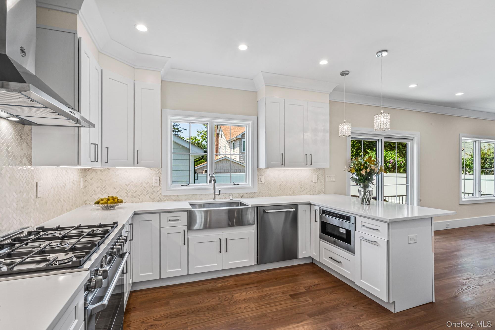 22 N Maryland Avenue, Port Washington, NY 11050