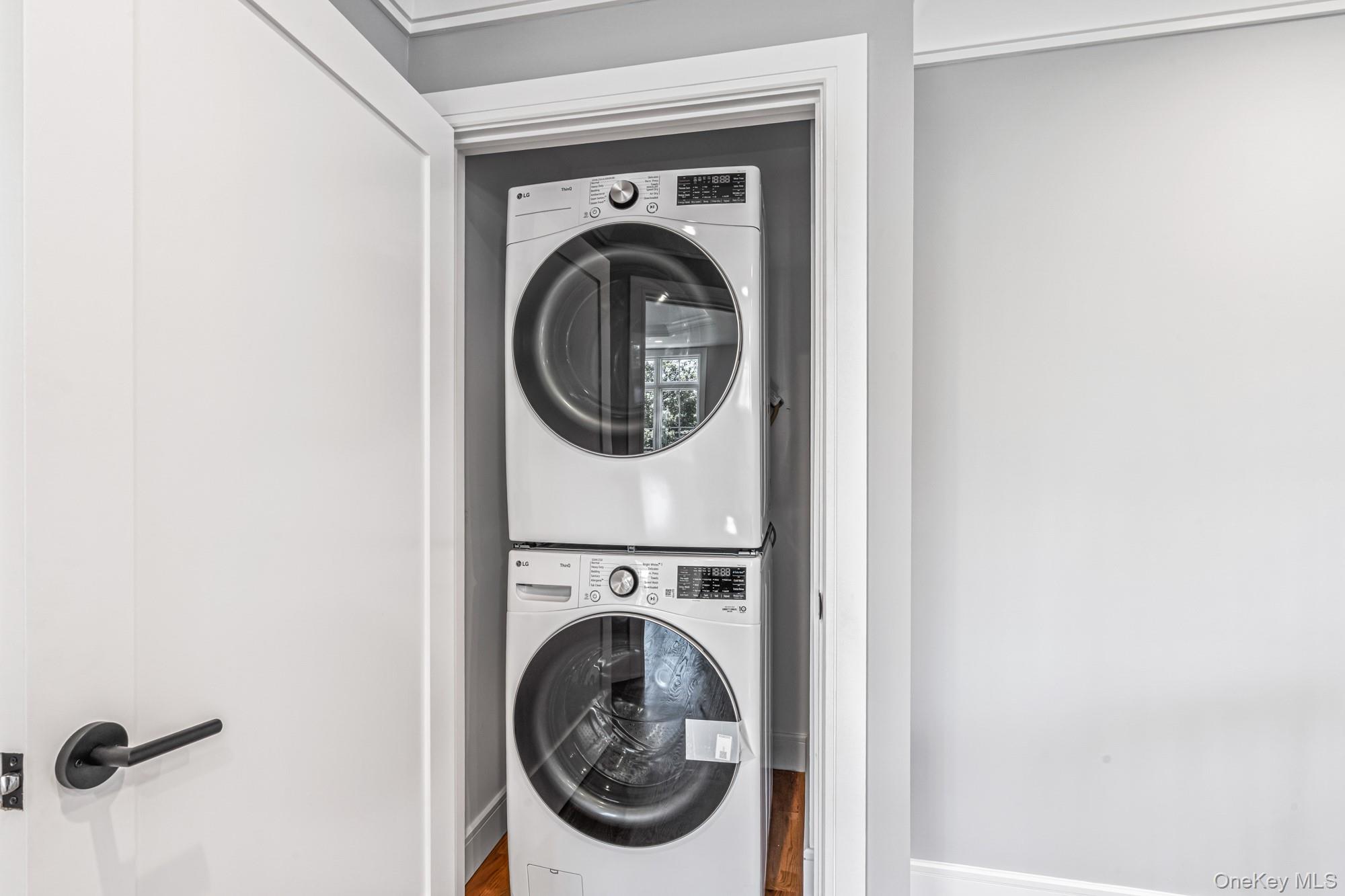 22 N Maryland Avenue, Port Washington, NY 11050