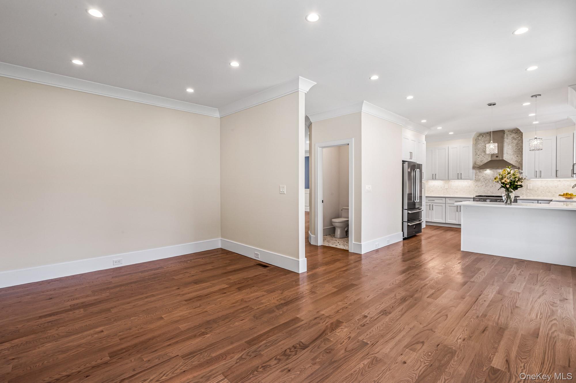 22 N Maryland Avenue, Port Washington, NY 11050