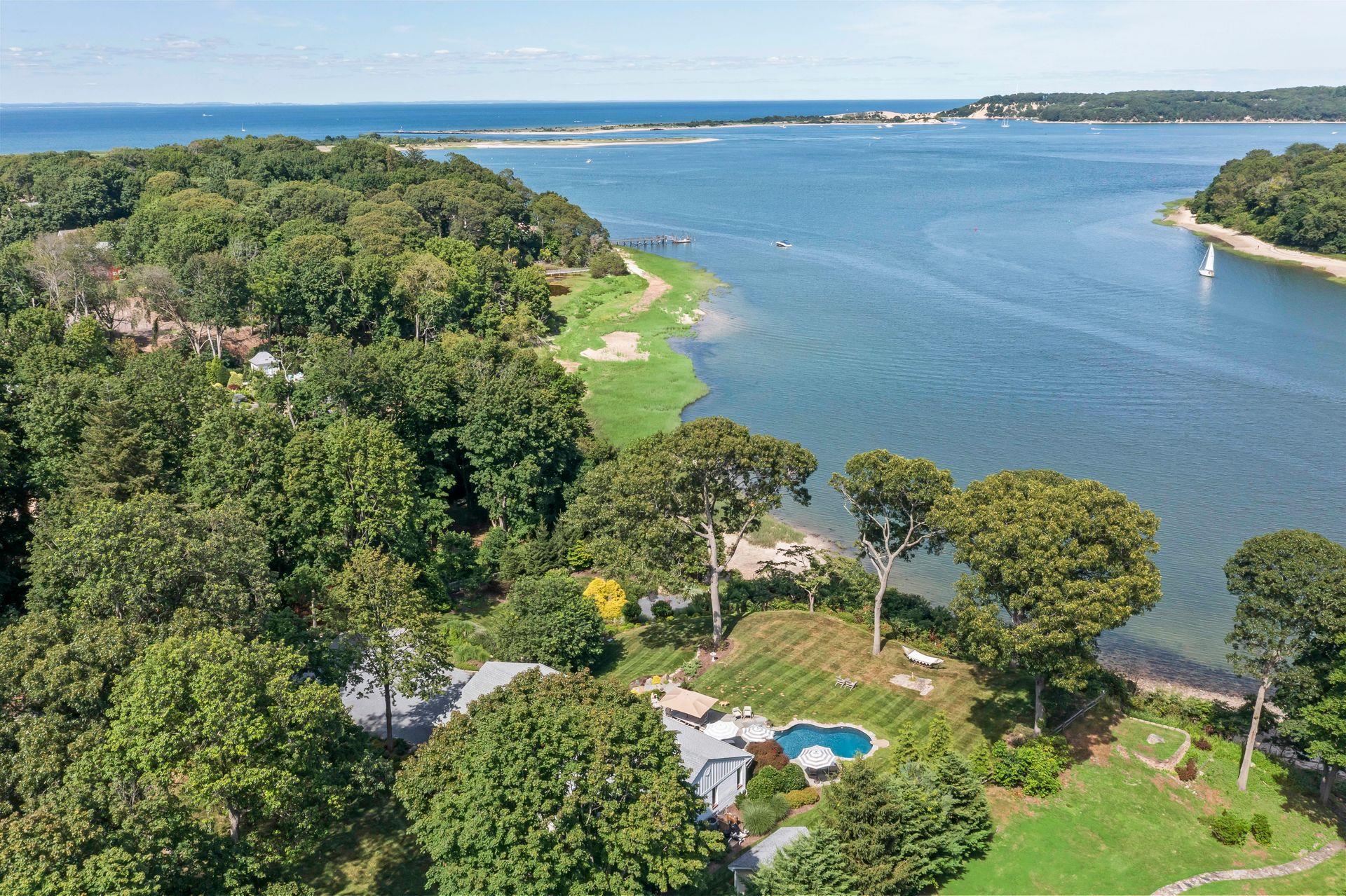 88 Dyke Road, East Setauket, NY 11733