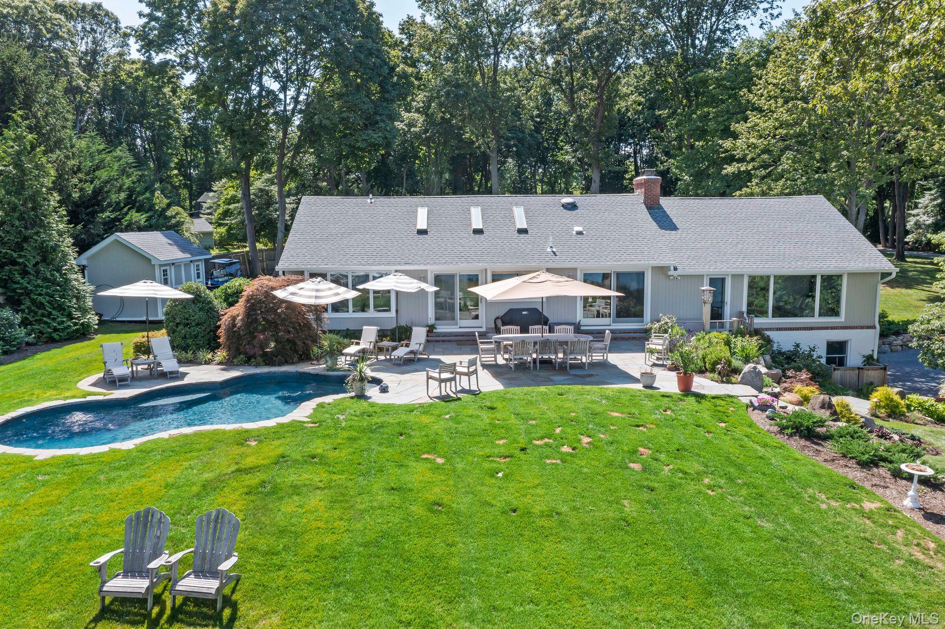 88 Dyke Road, Setauket, NY 11733