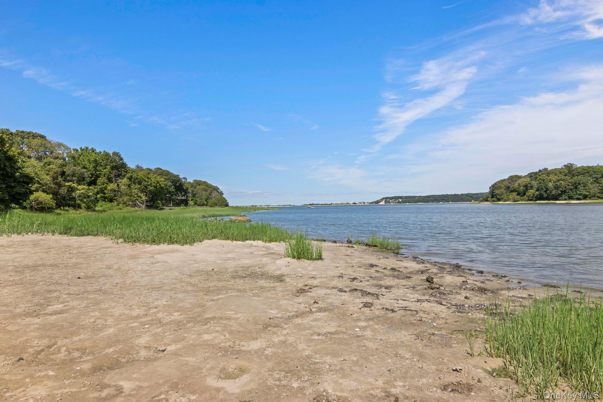 88 Dyke Road, Setauket, NY 11733