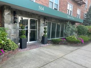504 Merrick rd Road # 4A, Lynbrook, NY 11563