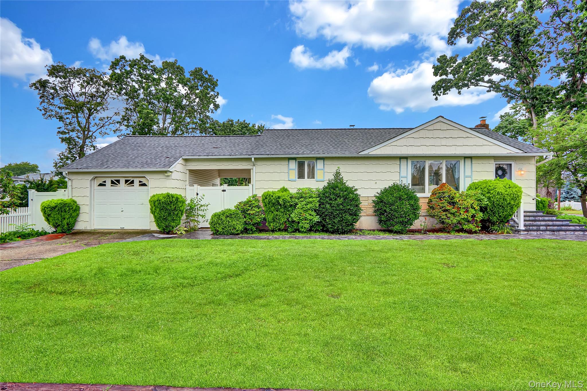 1 Warwick Street, Deer Park, NY 11729