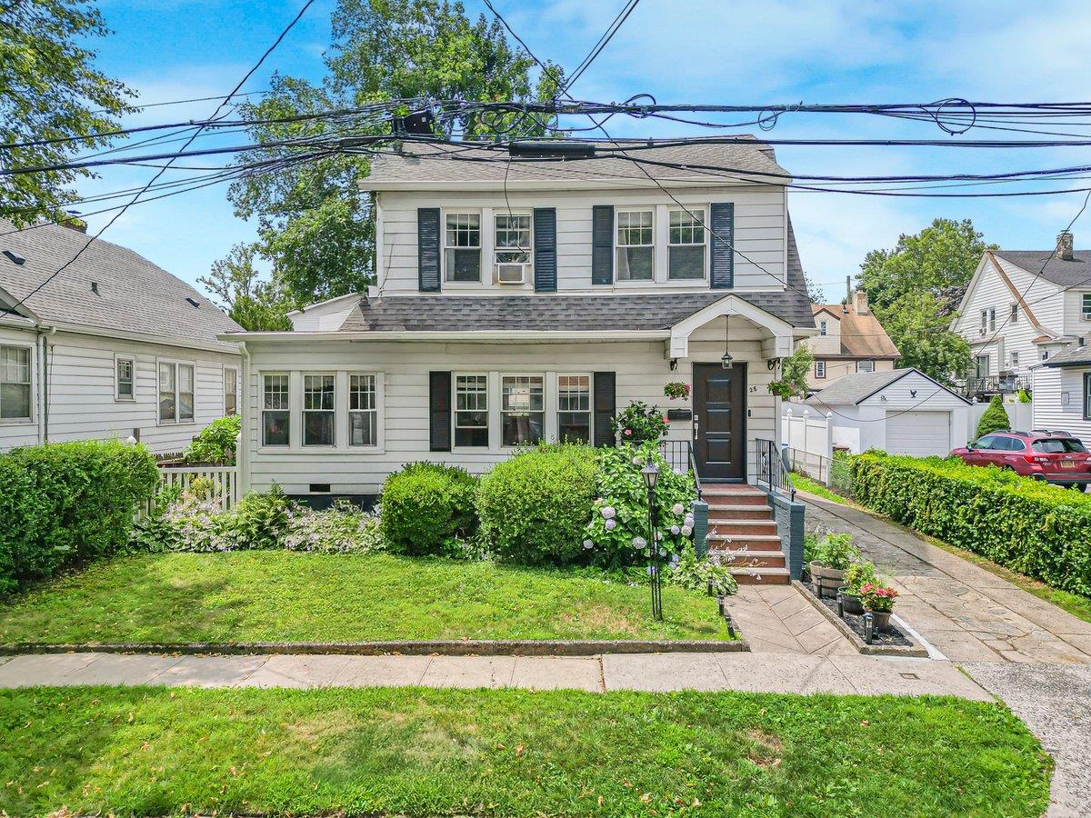 28 Clayton Place, Yonkers, NY 10704