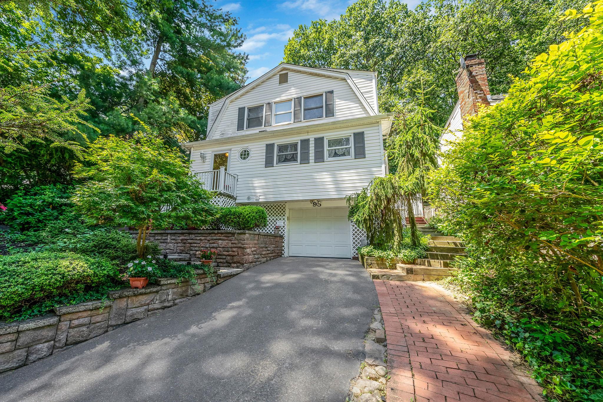 95 Norwood Avenue, Northport, NY 11768