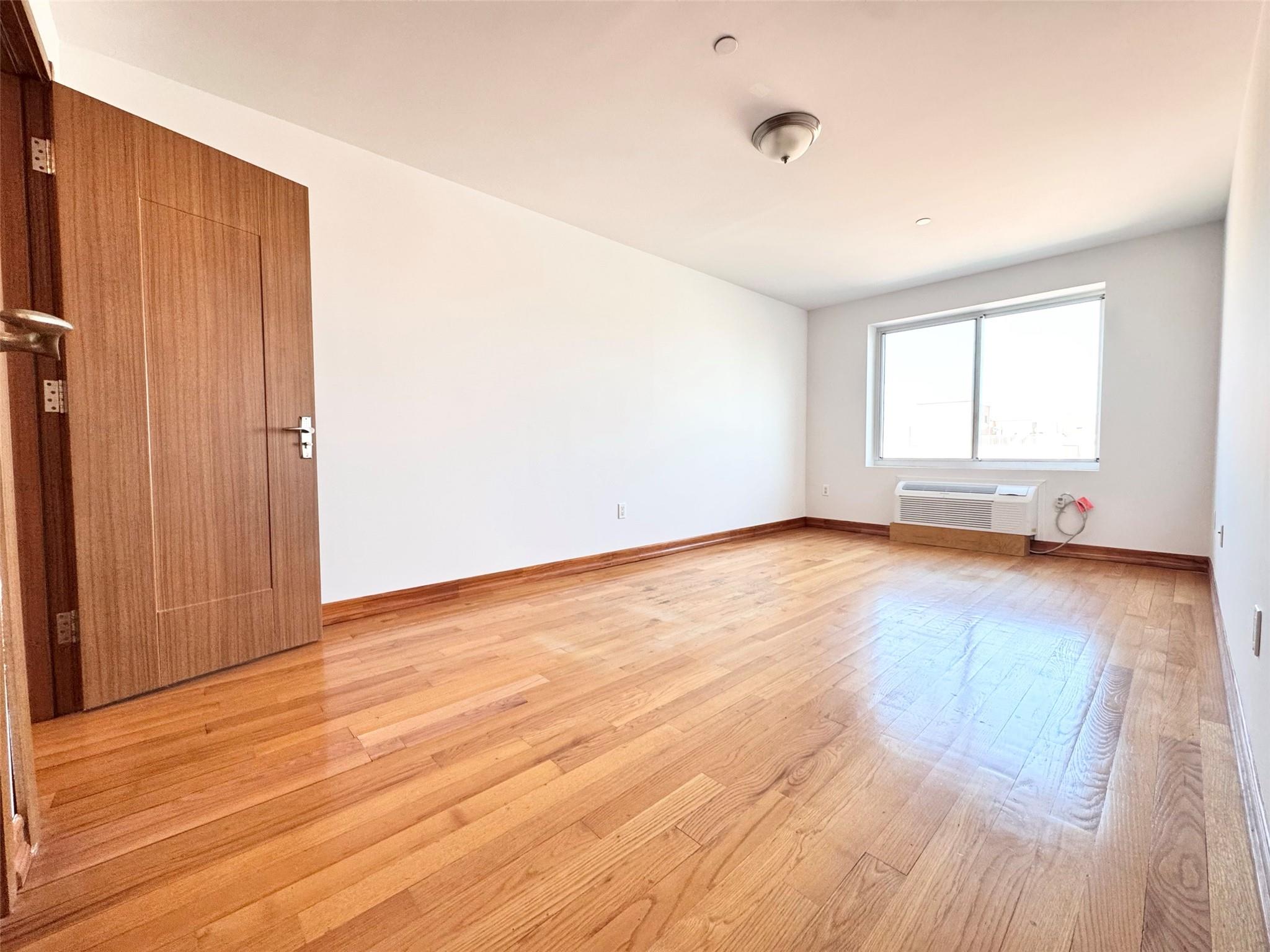 37-17 111th # 5B, Corona, NY 11368