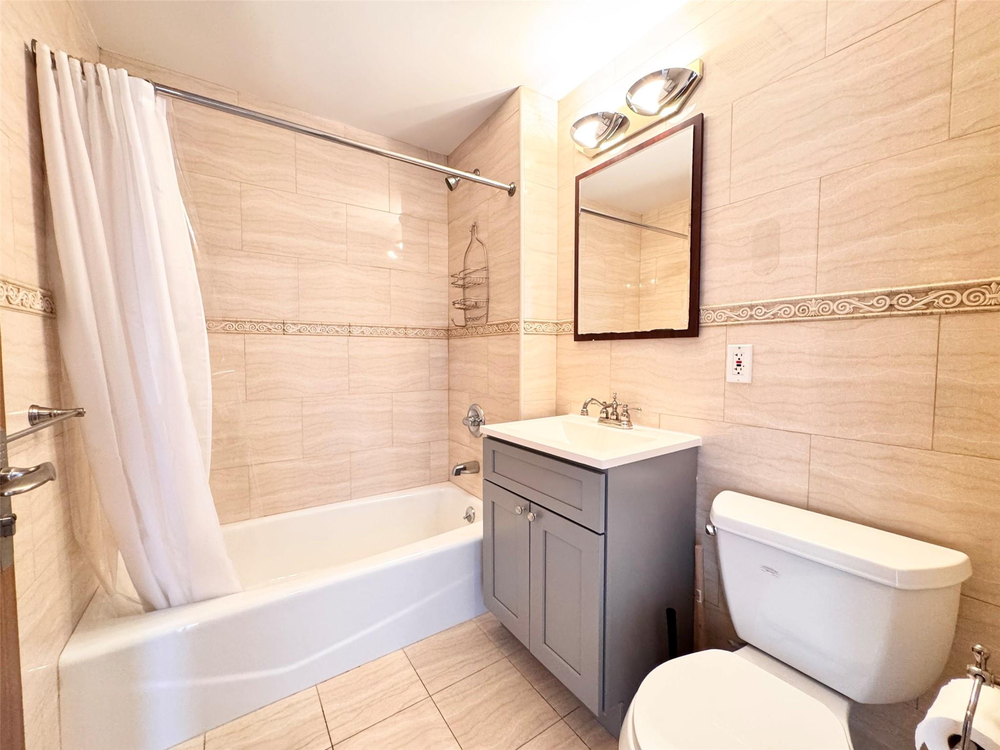 37-17 111th # 5B, Corona, NY 11368