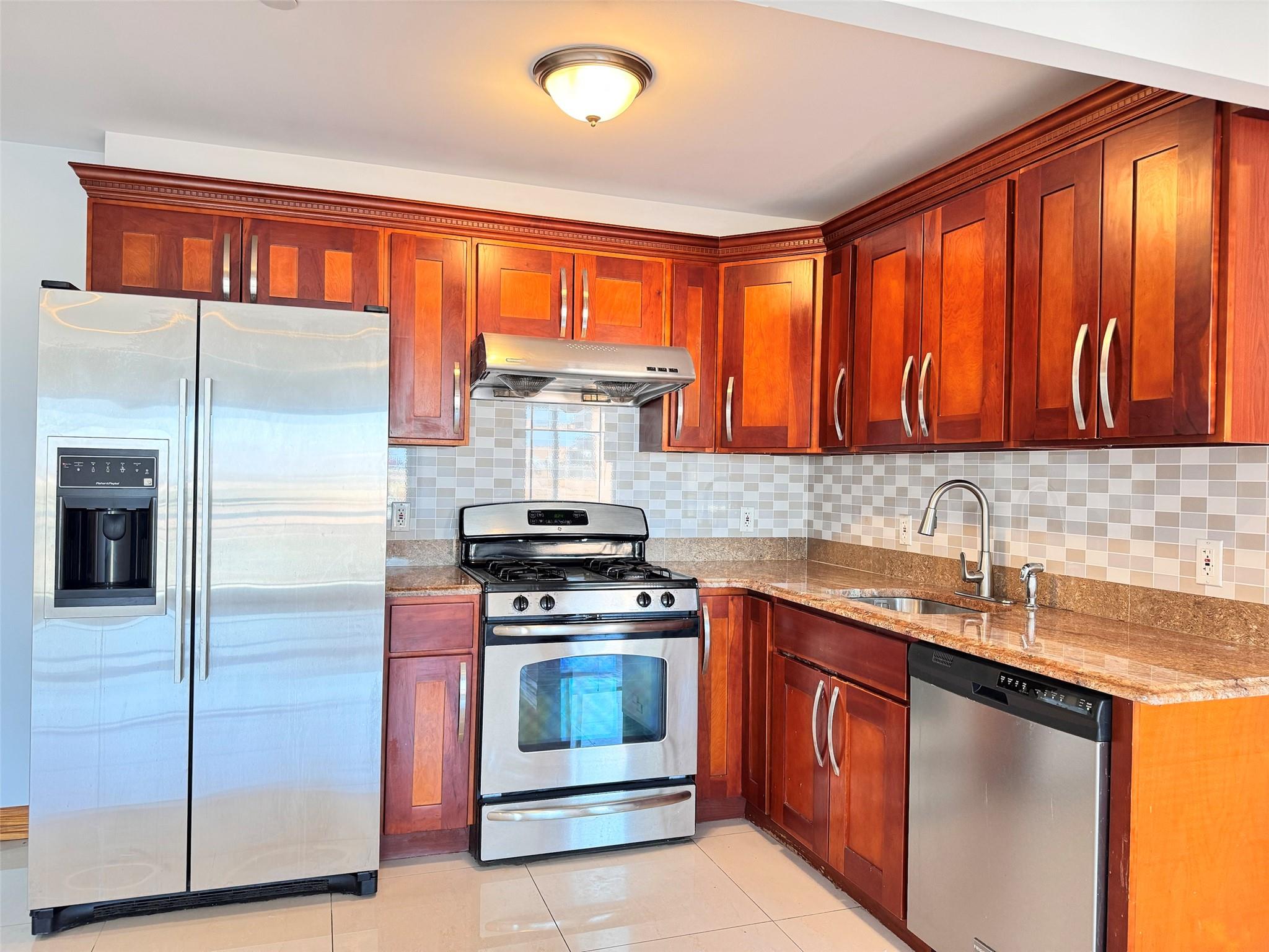 37-17 111th # 5B, Corona, NY 11368