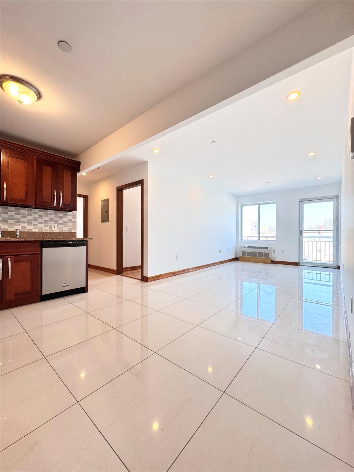 37-17 111th # 5B, Corona, NY 11368