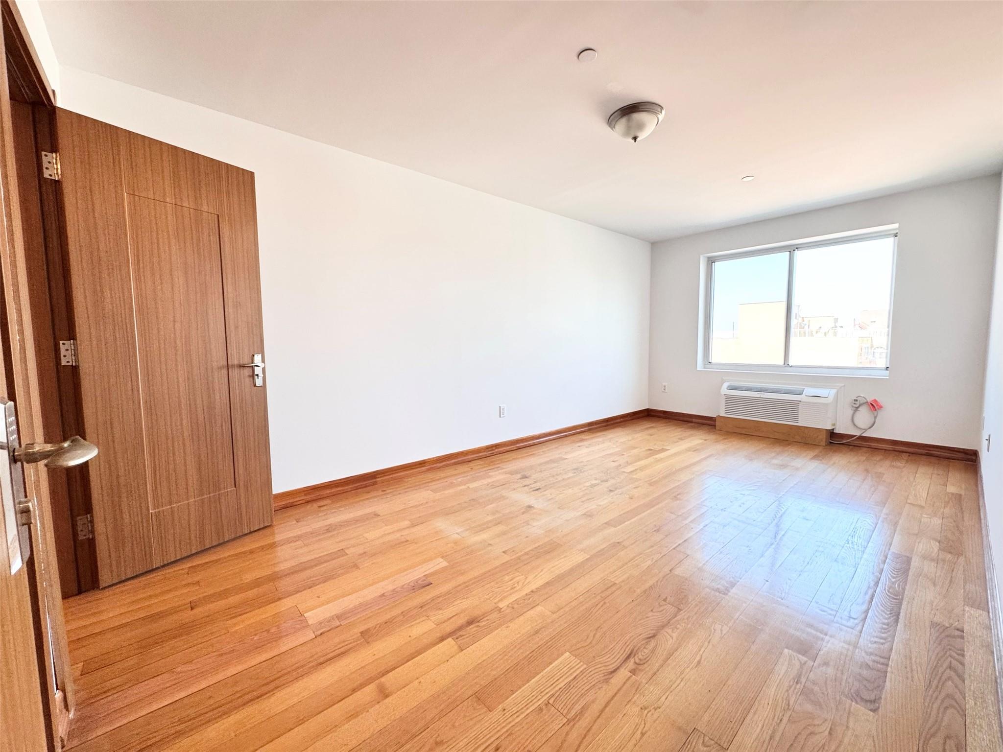 37-17 111th # 5B, Corona, NY 11368