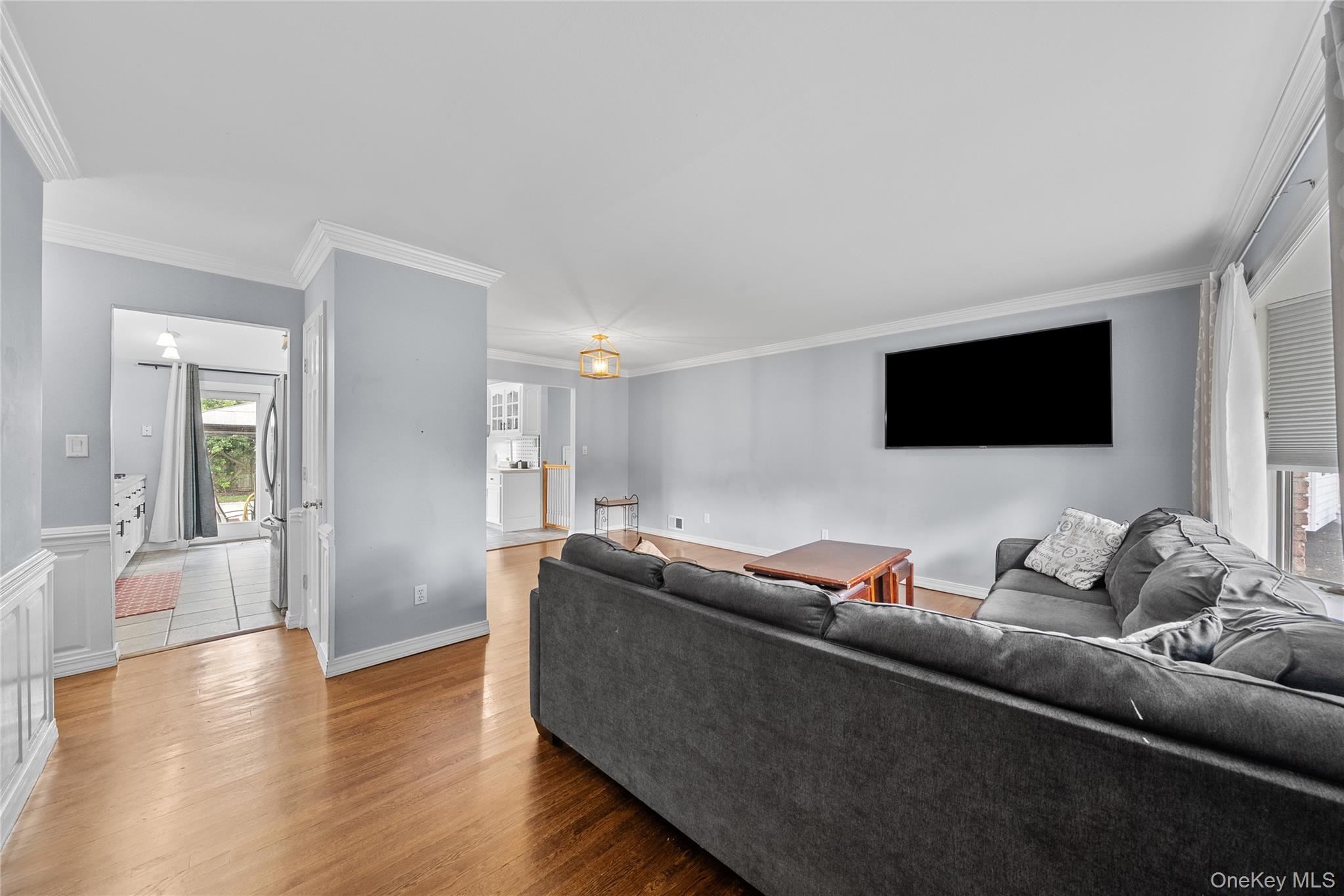 12 Donna Lane, Commack, NY 11725